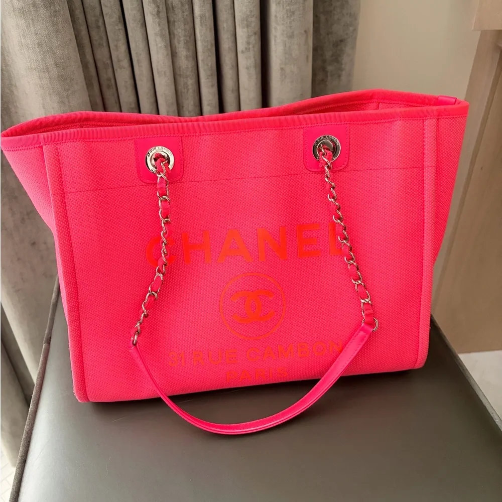 CHANEL 💯 Authentic Deauville Hot Pink and Orange Medium Tote Bag 🔥 Rare!! - Picture 2 of 14